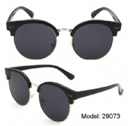 Plastic  sunglassees