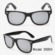 Plastic  sunglassees