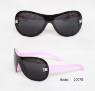 kids sunglasses
